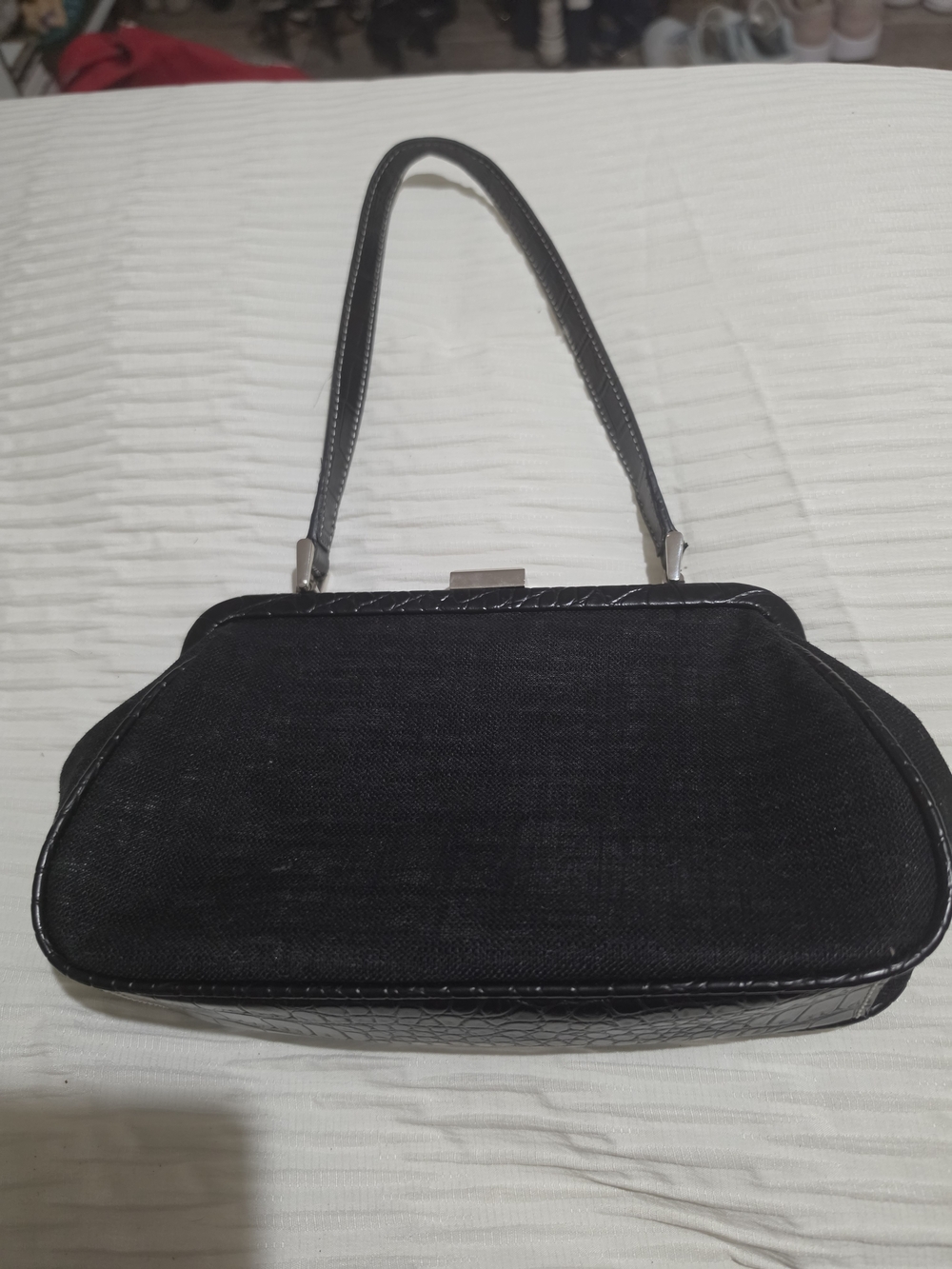 Tommy Hilfiger Vintage Y2k Black Women's Shoulder Bag with Metal Ring Accent - Picture 3 of 4